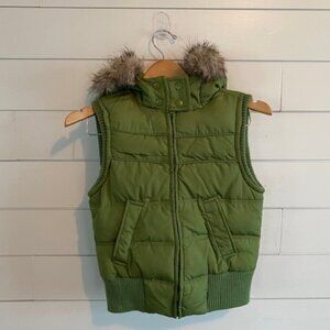 Z1018  Aeropostale Lined Puffer Vest With Fur Hood Green